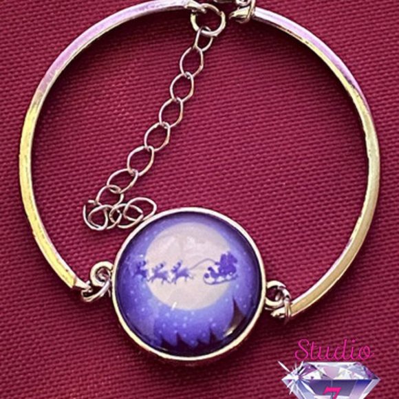 Christmas Night Santa Bracelet - Picture 4 of 4